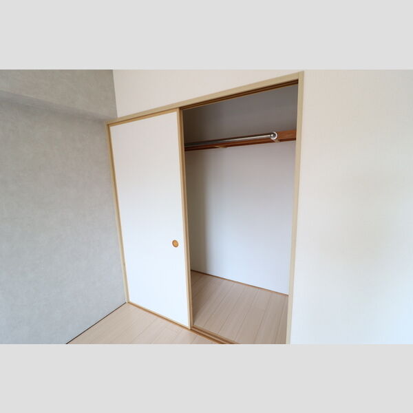 グレイスフルツツイ305号室 クローゼット