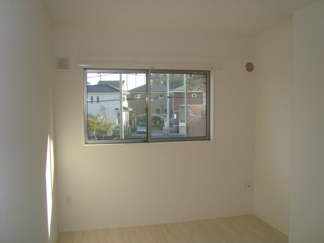 ベルクラージュ 南側洋室