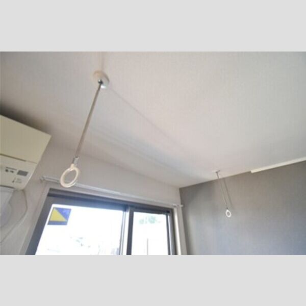 ワイズハウス301号室 室内物干し