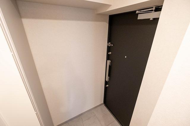 Lighthouse西新宿3階 玄関