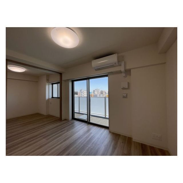 プレサンスブルーム浅草North リビングダイニング