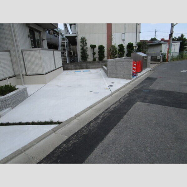 セジュール武蔵新城 駐車場