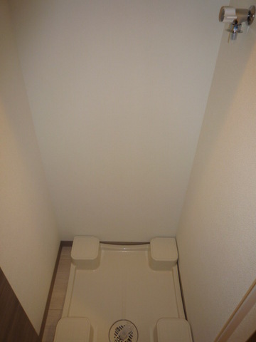 ガーラ・シティ川崎1階 室内洗濯機置場