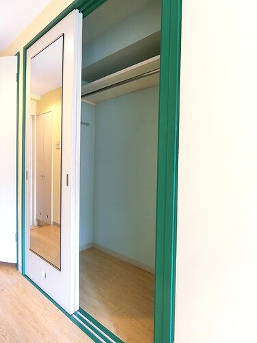 グラチアトルリ3階 クロゼット(洋室)※同タイプ別部屋前回募集時2021.5撮影