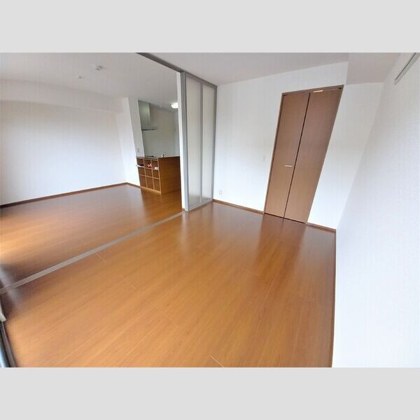 ヒルズガーデン102号室 洋室2