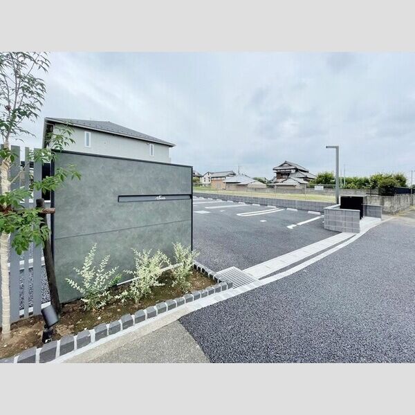 アルベラータ101号室 エントランス