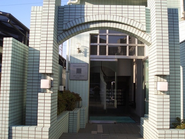 メゾン・ド・エストラード エントランス