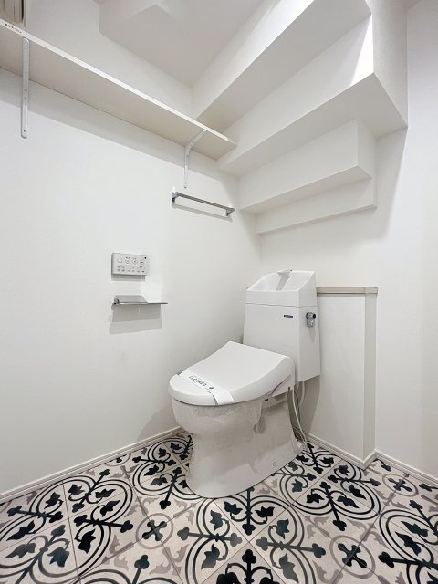 ソルナクレイシア吉祥寺本町1階 トイレ