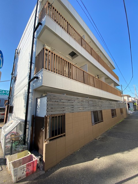 ＡＬＥＧＲＩＡ府中 1Fバルコニーには目隠しフェンス付き♪