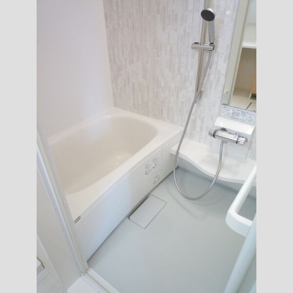 アヴェニール101号室 浴室