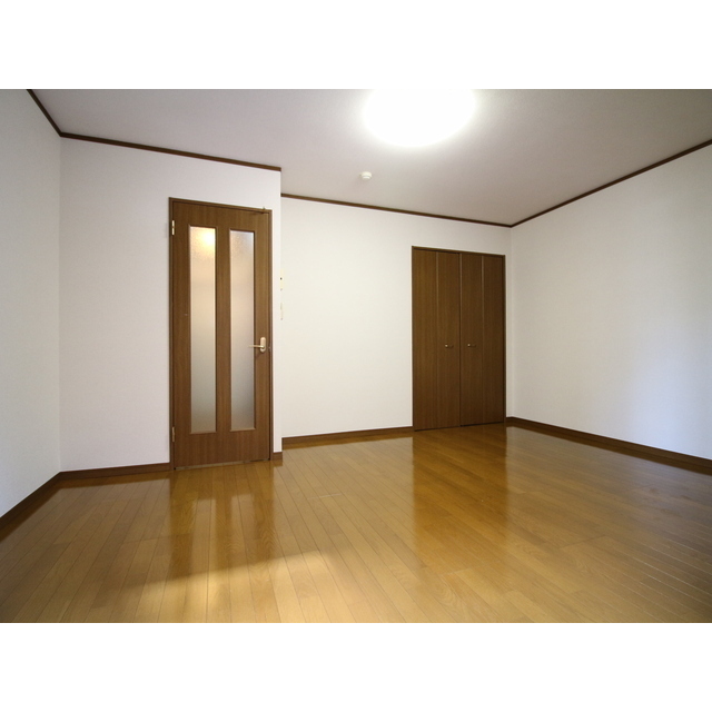 アンプルール フェール リリエンハイムⅡ 洋室約9.1帖