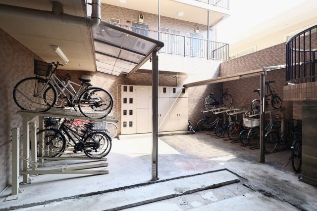 アーバンヒルズ吉野町9階 駐輪場