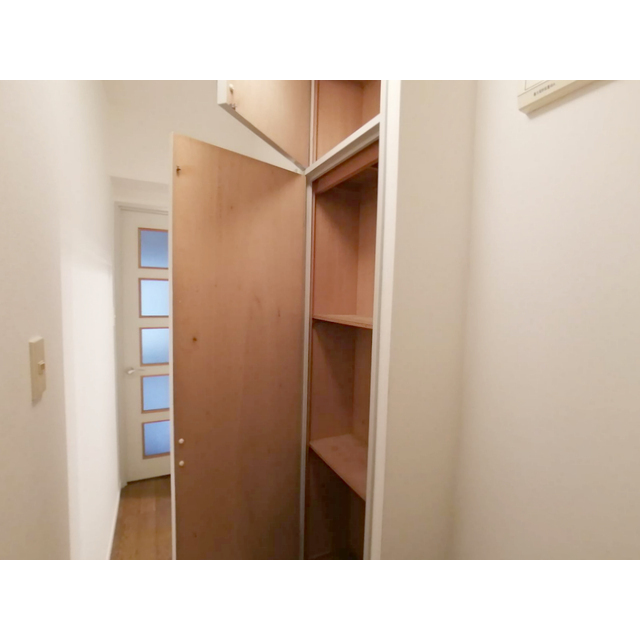 サリジェ志村公園204号室 内観