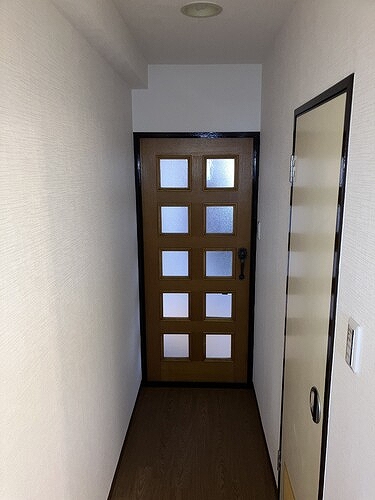 ライオンズマンション一橋学園5階 玄関から廊下