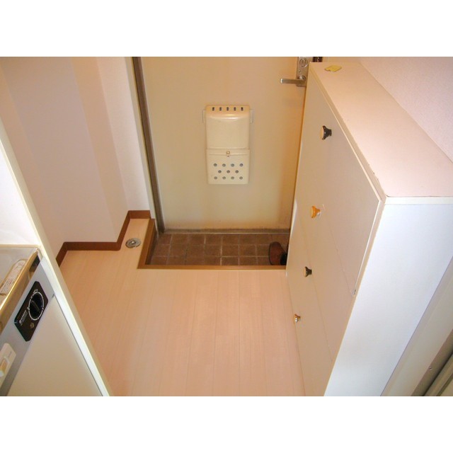 メゾン久米川305号室 下駄箱あり