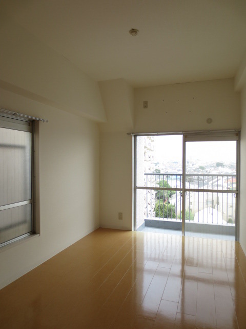 ツインハイツ8C号室 角部屋2面採光（別号室の写真です）