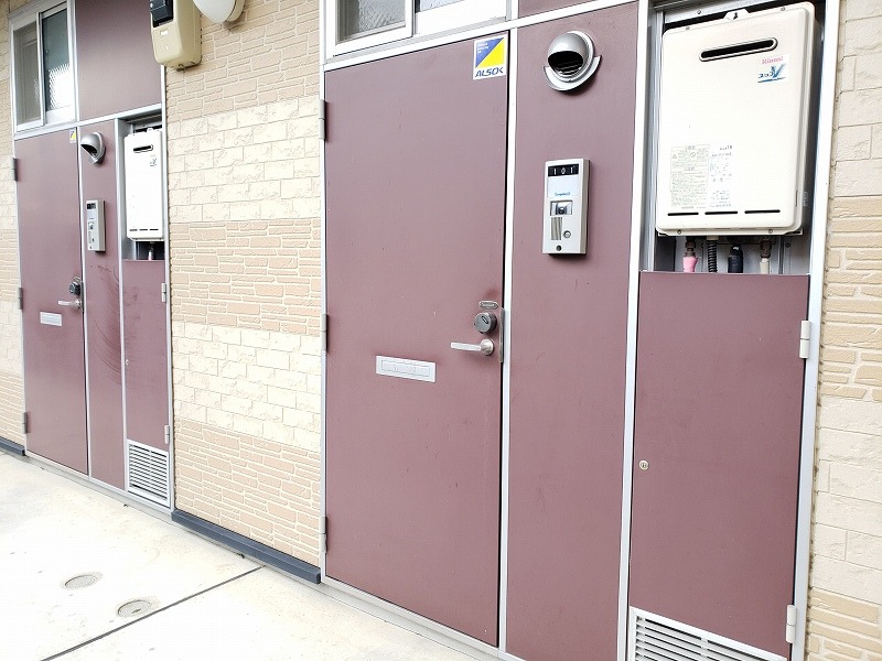 レオパレススピカ103号室 玄関