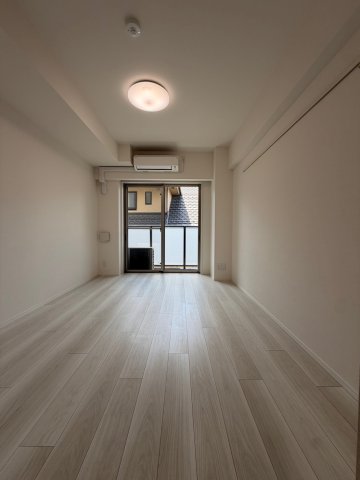 ガーラ行徳グランドステージ4階 おしゃれな居間です