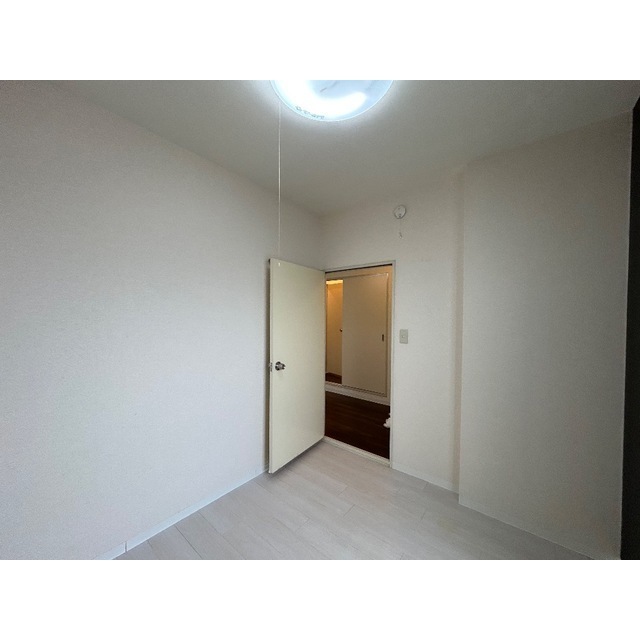 丸新ハイツ401号室 リビング