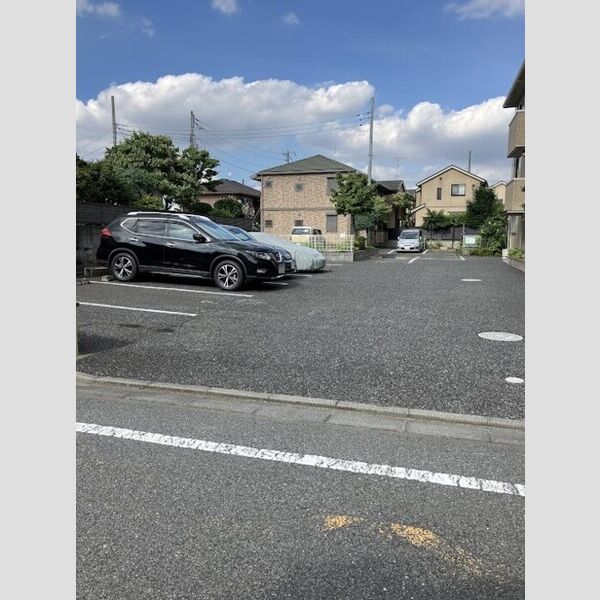 オリーブ205号室 駐車場