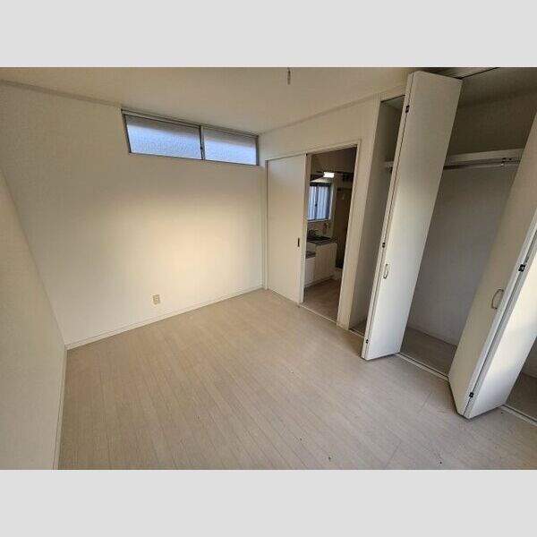 Y art201号室 寝室