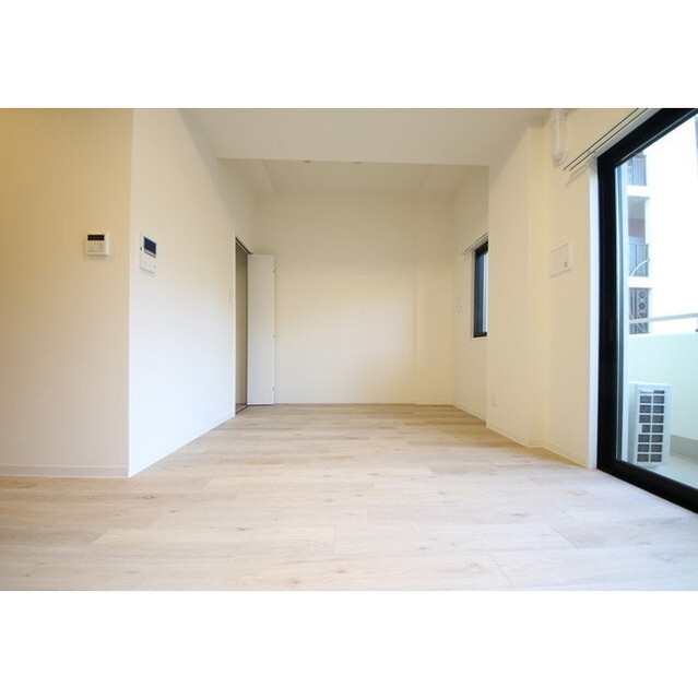 CRESCENT COURT 内観