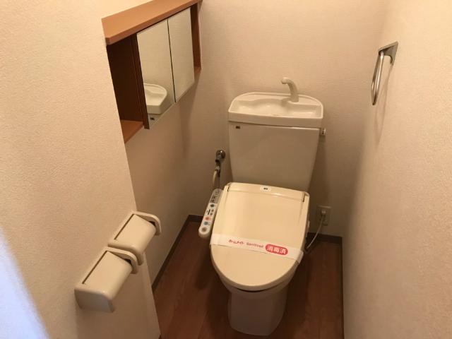 コンフォースさくら302号室 シャワー付トイレ