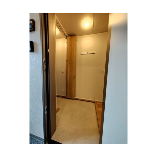 アンソレイユ明大前201号室 玄関