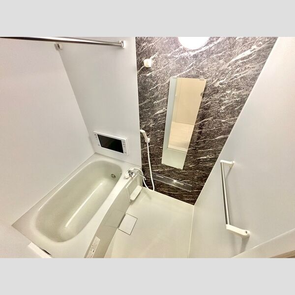 レスティングスウェル浦和103号室 お風呂