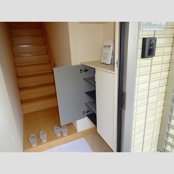 グランパルクB102号室 同建物別部屋の参考画像