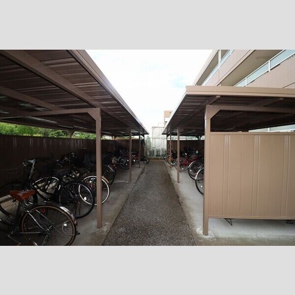 松丸第二コーポラス201号室 駐輪場