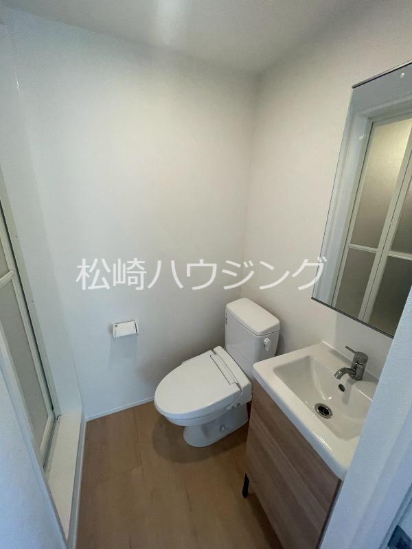 AW中野松が丘2階 収納