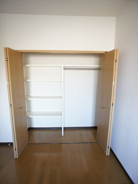 椎の実ハイツ0506号室 広々とした洋室です