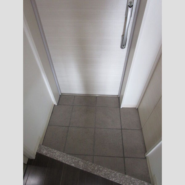 フェアレーンアネックス 玄関