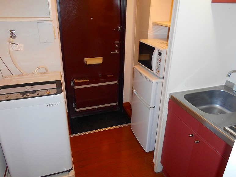 レオパレス昴 玄関