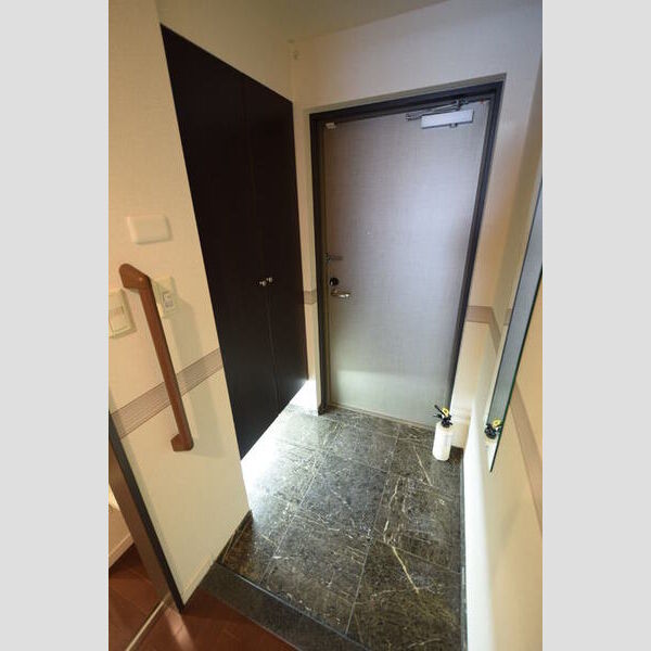 ロイヤルパークス西新井0327号室 玄関