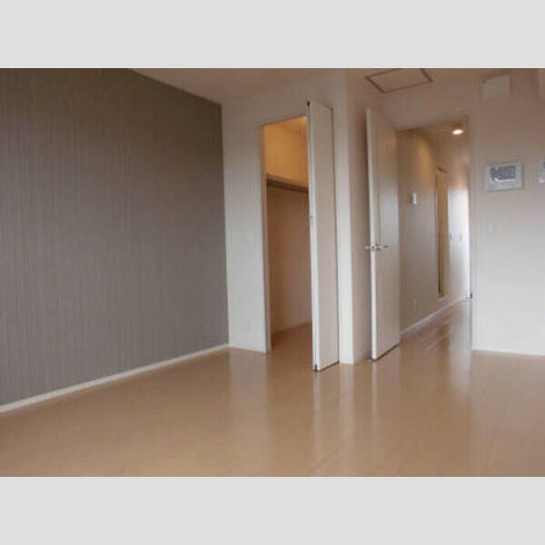 フォレスタ 洋室