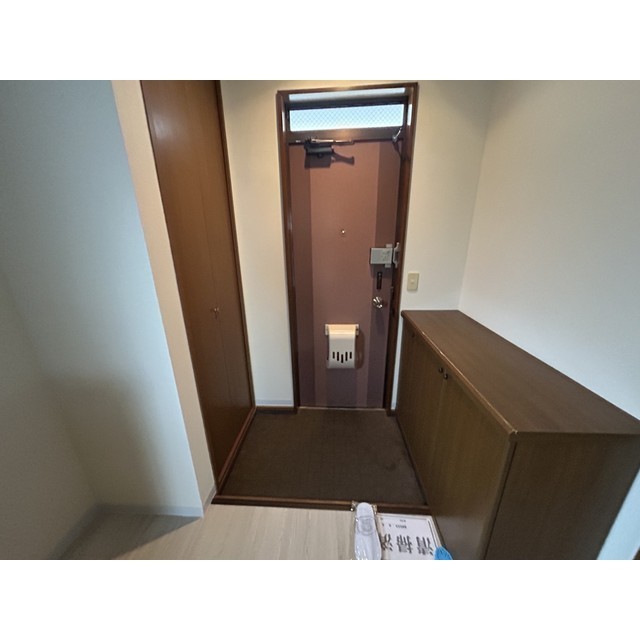 郡山ドミトリィ 玄関