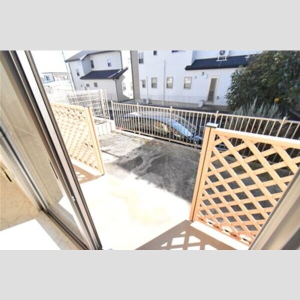 エスト コリーヌ101号室 バルコニー&専用庭