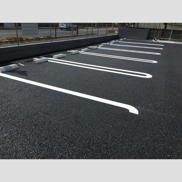 メゾン ソレイユ 駐車場