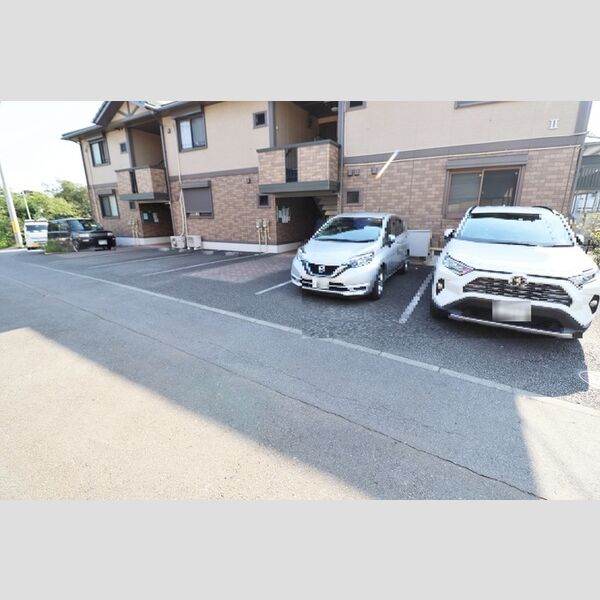 第2サニーサイト103号室 駐車場