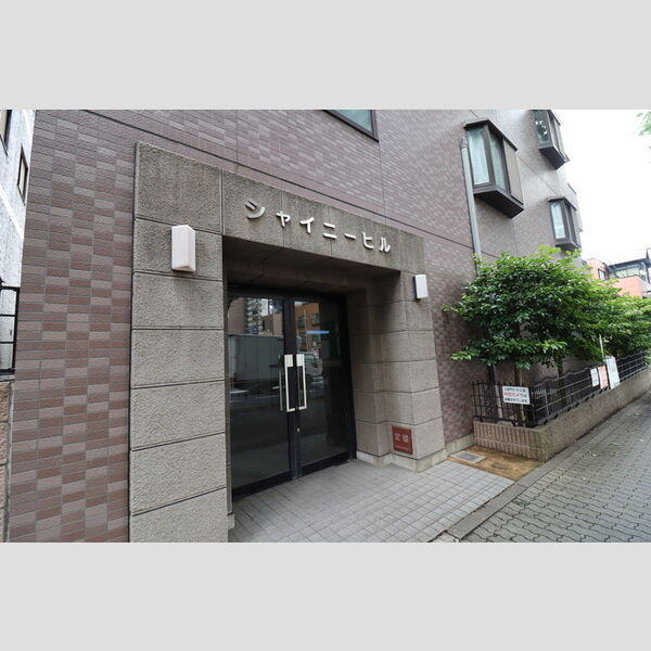 シャイニーヒル エントランス