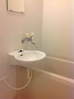 レオパレスモモナ 外観