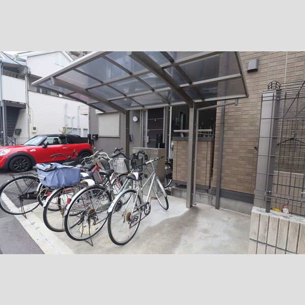 J-TRAD303号室 駐輪場