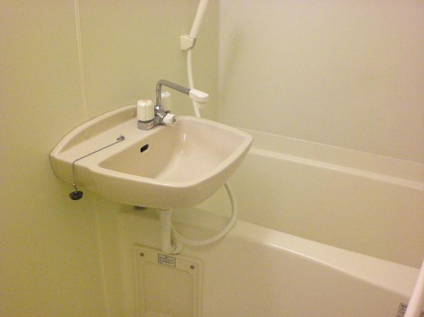 レオパレスサカワ204号室 お風呂