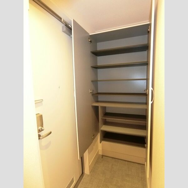 リーフガーデンⅢ シューズボックス