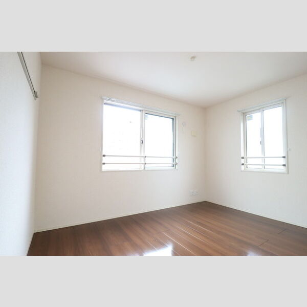 イルミネイト302号室 洋室