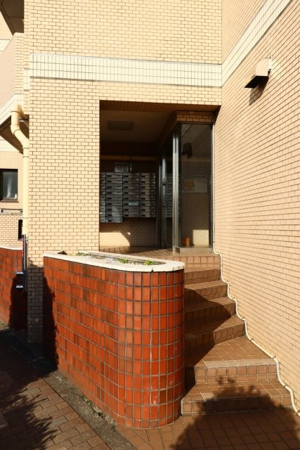 メゾン・ド・フォルス5階 エントランス