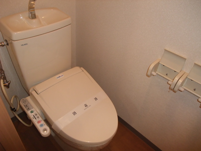 シャン・デ・フルール103号室 トイレ