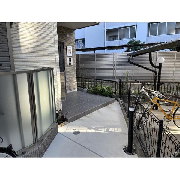 クロレ船橋宮本204号室 エントランス